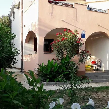 Apartmani Mia Liznjan Exterior photo
